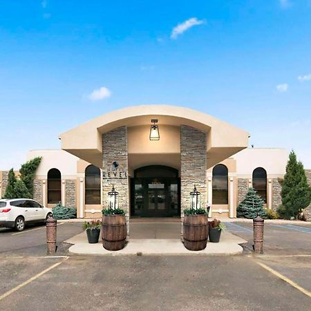 Revel Hotel Minot - Surestay Collection By Best Western エクステリア 写真