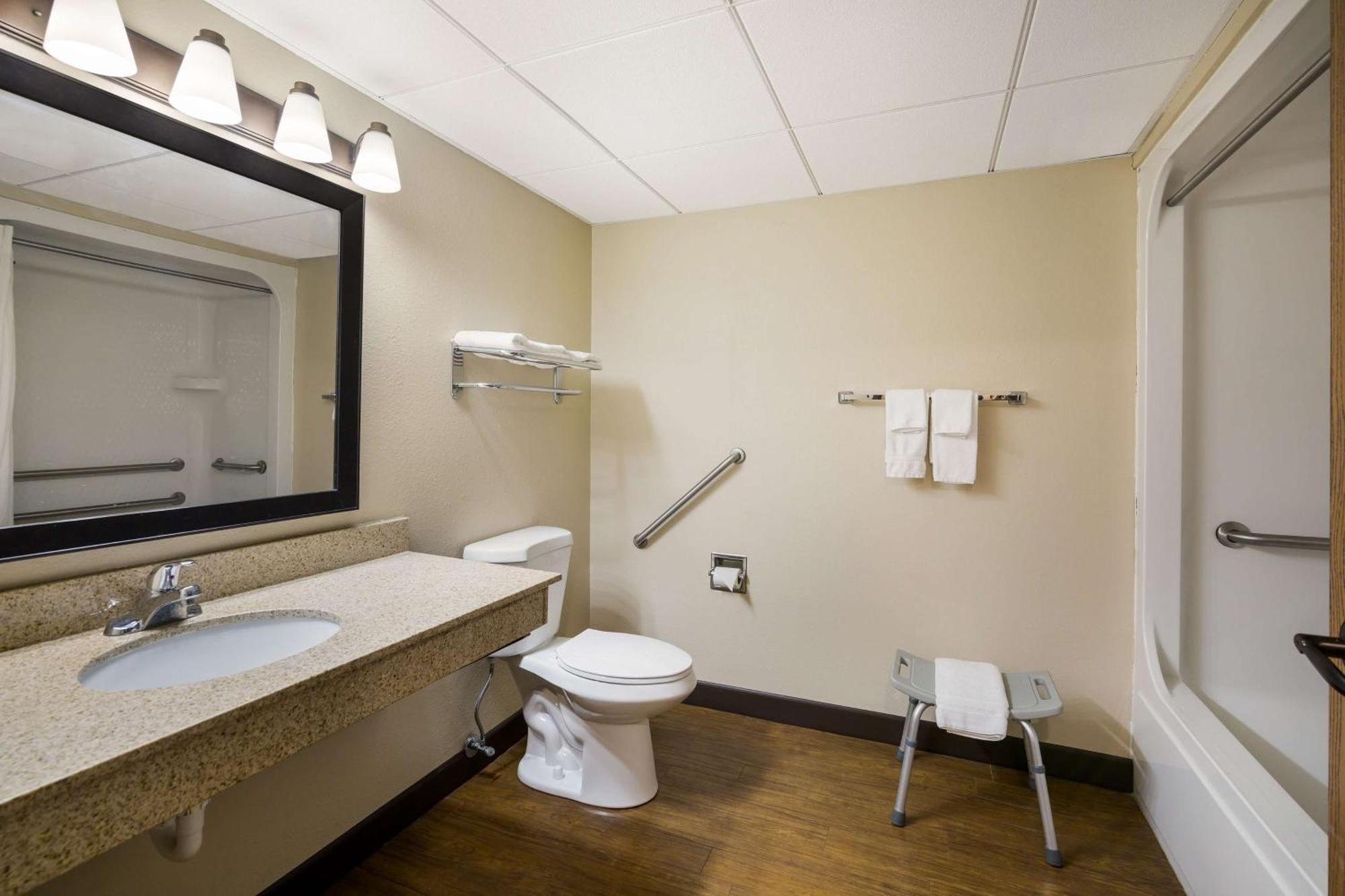 Revel Hotel Minot - Surestay Collection By Best Western エクステリア 写真