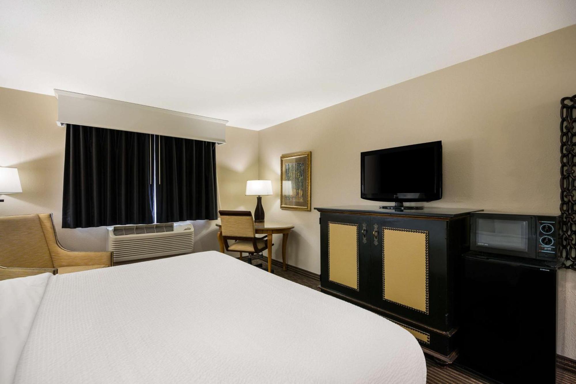 Revel Hotel Minot - Surestay Collection By Best Western エクステリア 写真