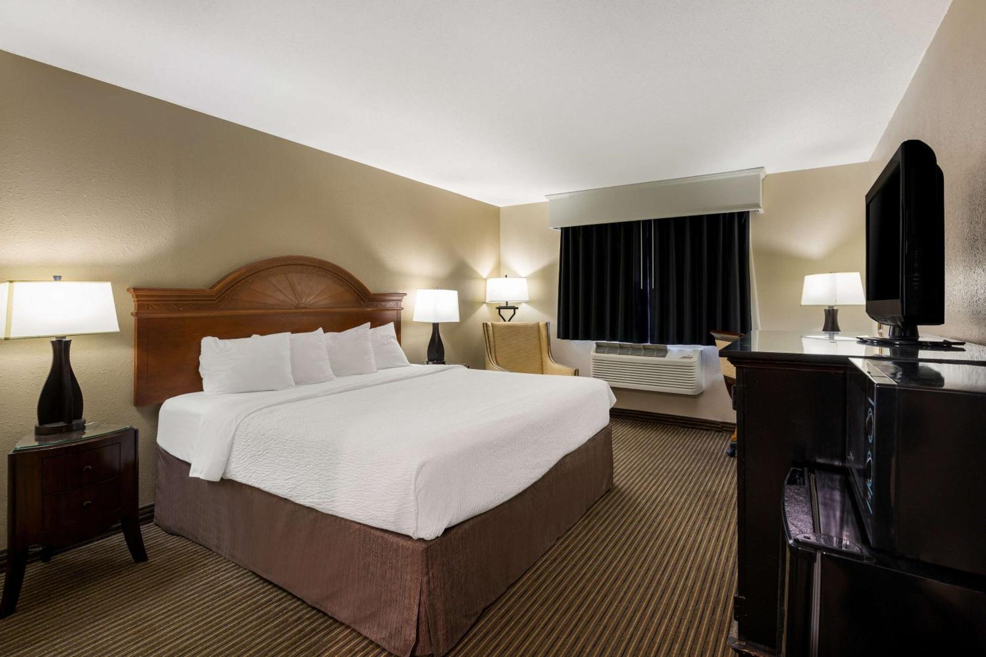 Revel Hotel Minot - Surestay Collection By Best Western エクステリア 写真