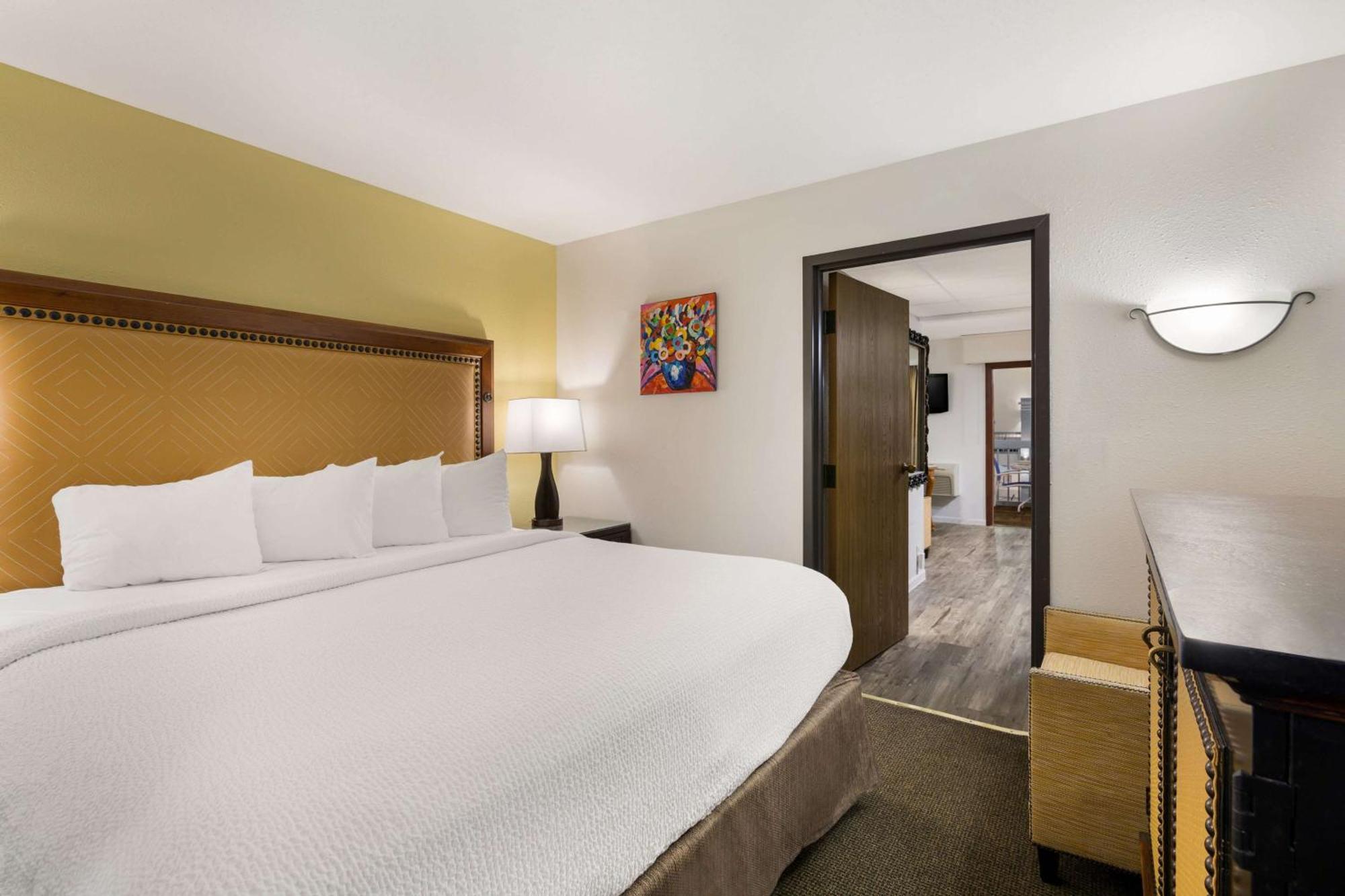Revel Hotel Minot - Surestay Collection By Best Western エクステリア 写真