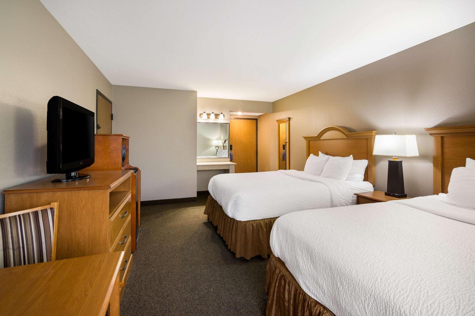 Revel Hotel Minot - Surestay Collection By Best Western エクステリア 写真