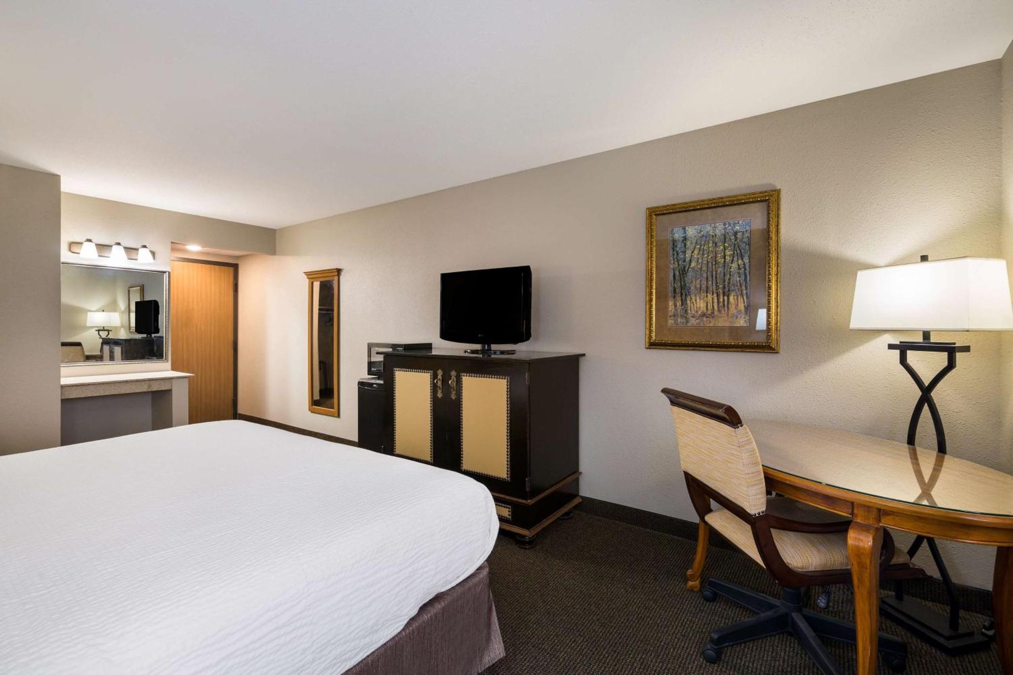 Revel Hotel Minot - Surestay Collection By Best Western エクステリア 写真