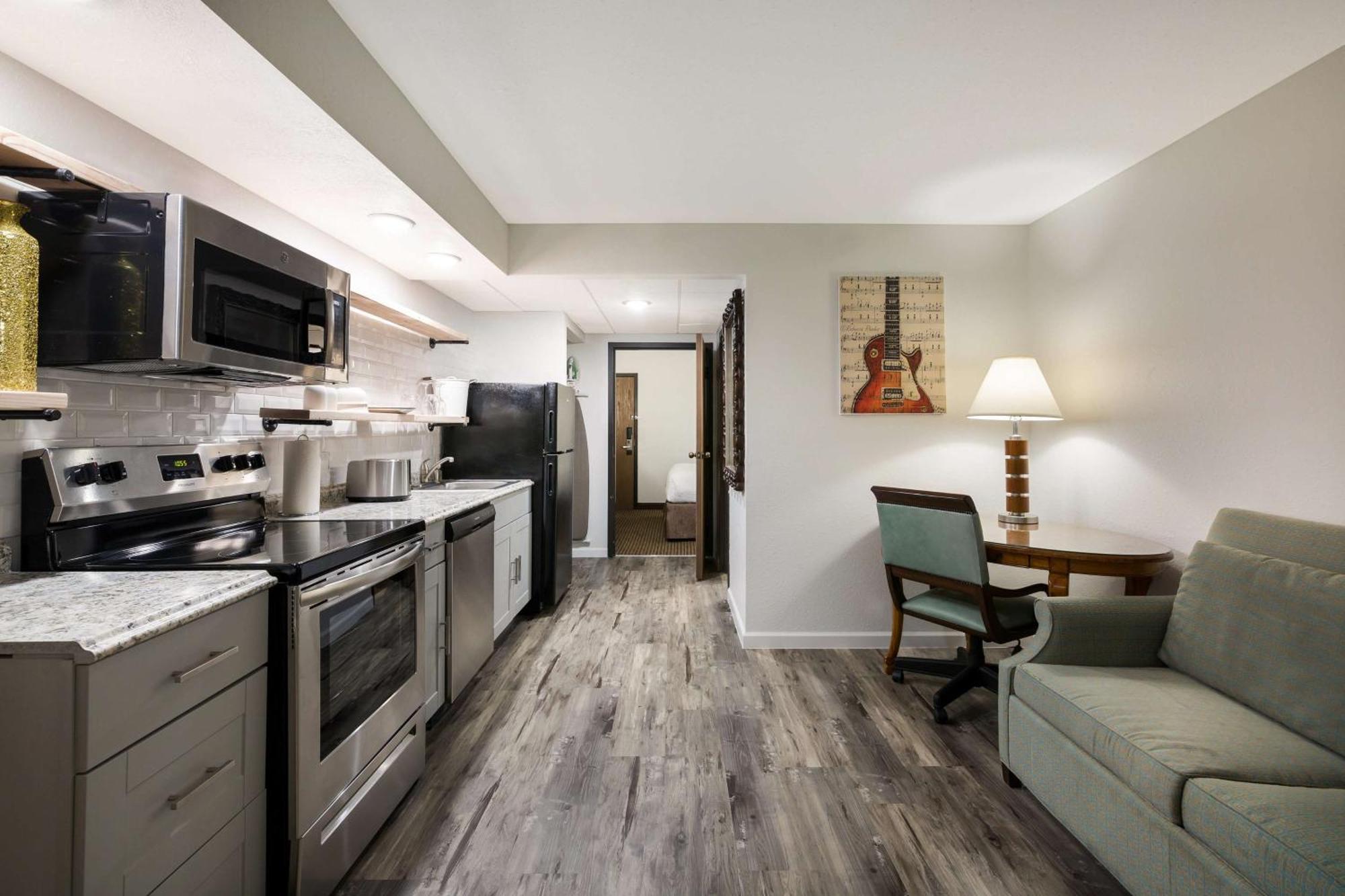 Revel Hotel Minot - Surestay Collection By Best Western エクステリア 写真