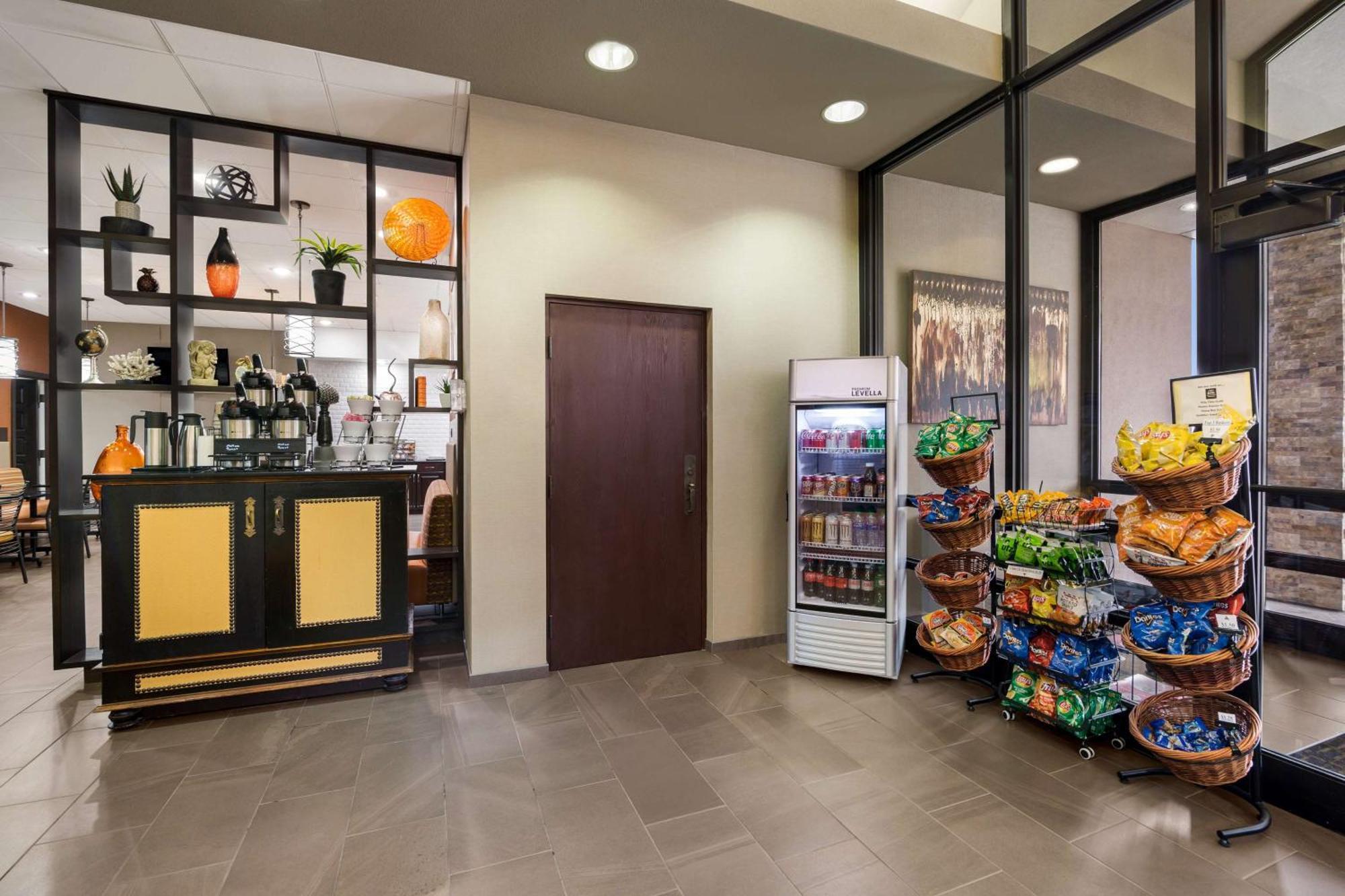 Revel Hotel Minot - Surestay Collection By Best Western エクステリア 写真