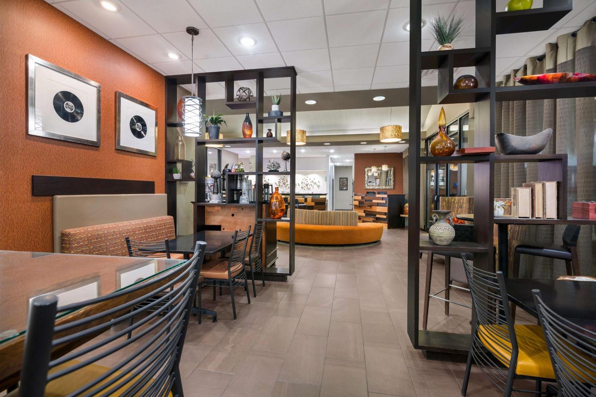 Revel Hotel Minot - Surestay Collection By Best Western エクステリア 写真