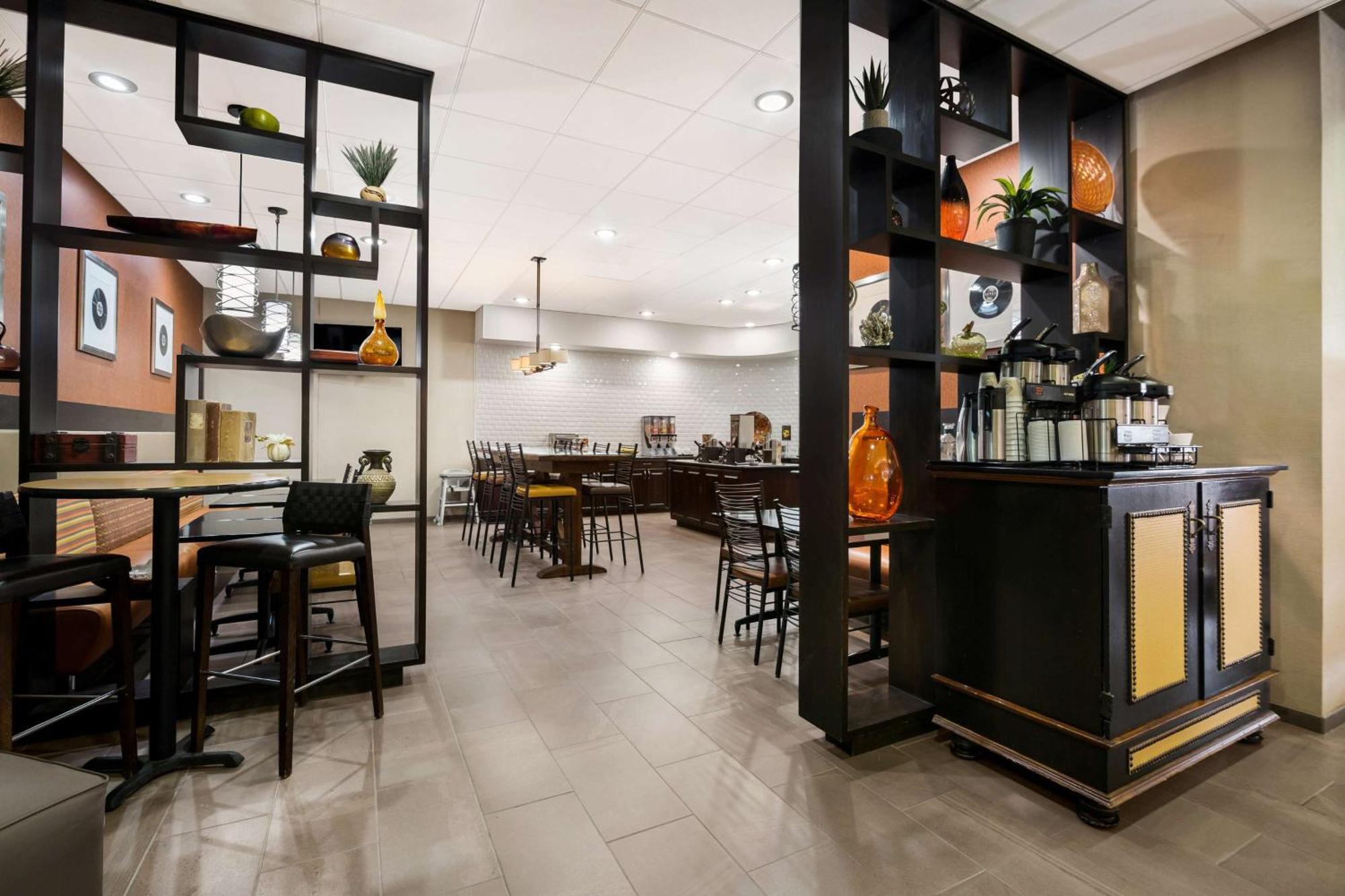 Revel Hotel Minot - Surestay Collection By Best Western エクステリア 写真