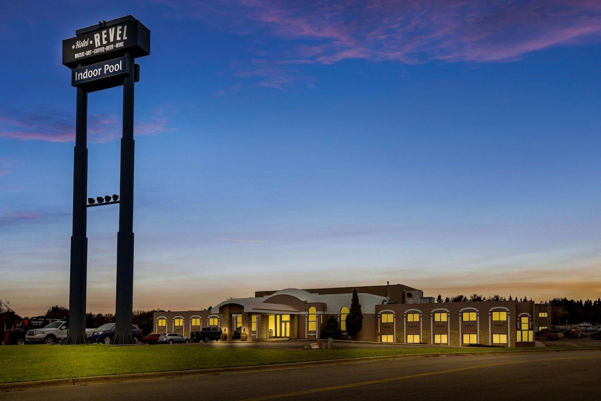 Revel Hotel Minot - Surestay Collection By Best Western エクステリア 写真