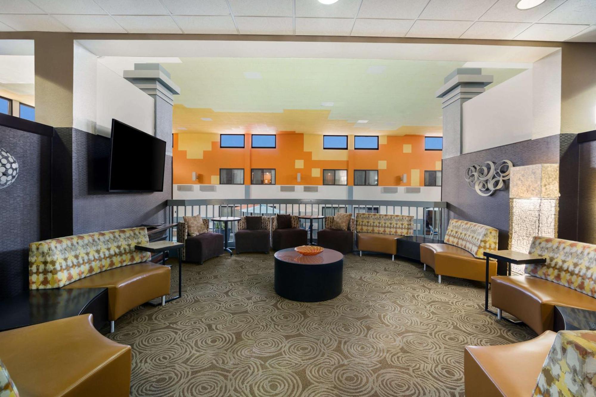 Revel Hotel Minot - Surestay Collection By Best Western エクステリア 写真